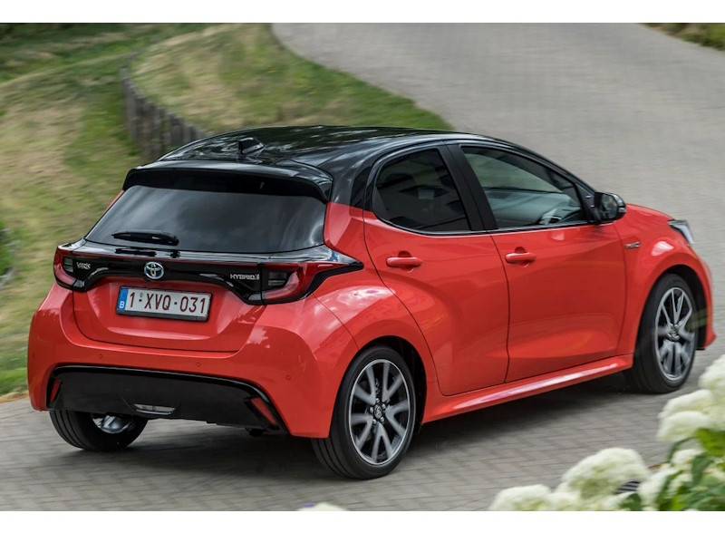 TOYOTA YARIS OD 2020 NADSZYBIE-SŁUPKI A LEWA I PRAWA STRONA