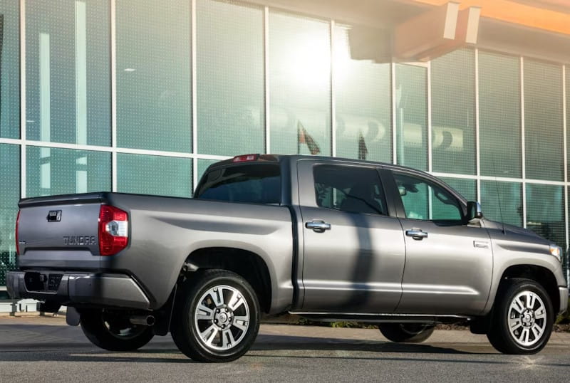 Toyota Tundra (2017) Platinum Crew Max - 08.11.2025