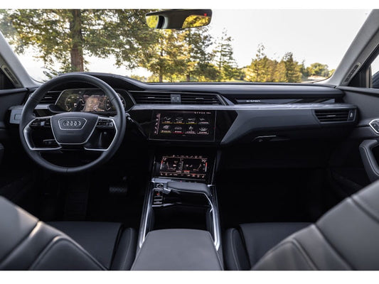 Folia ochronna PPF do wnętrza Audi Q8 e-tron (2024) – formatki (zestaw)