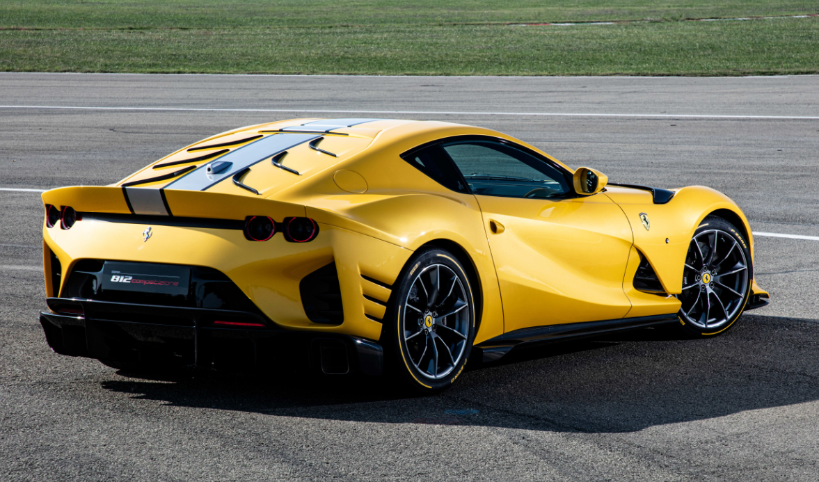 Formatki PPF do karoserii Ferrari 812 (2023) Competizione – zestaw