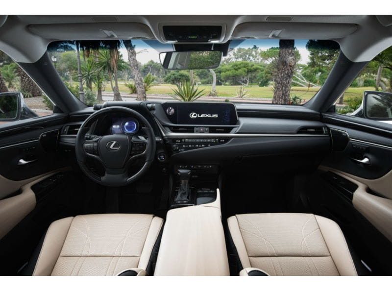 Lexus ES (2018)  - 16.05.2020