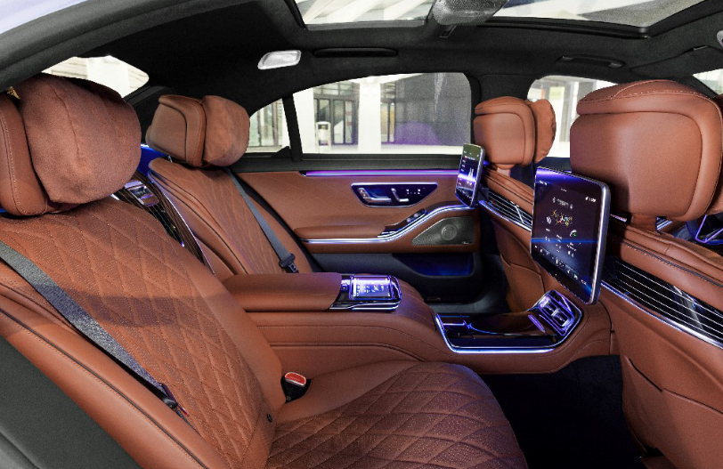Mercedes-Benz S (2021) split rear seats interior - 12.03.2021
